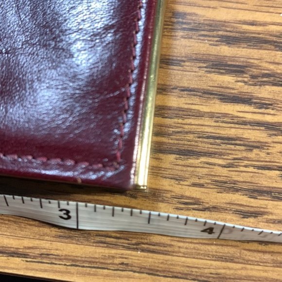 Vintage Burgundy Leather Tilly's Kiss Lock Wallet - Picture 3 of 8